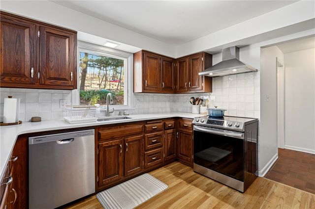 119 Shadow Ridge Dr, Fox Chapel, PA 15238