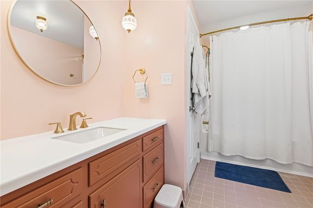 119 Shadow Ridge Dr, Fox Chapel, PA 15238