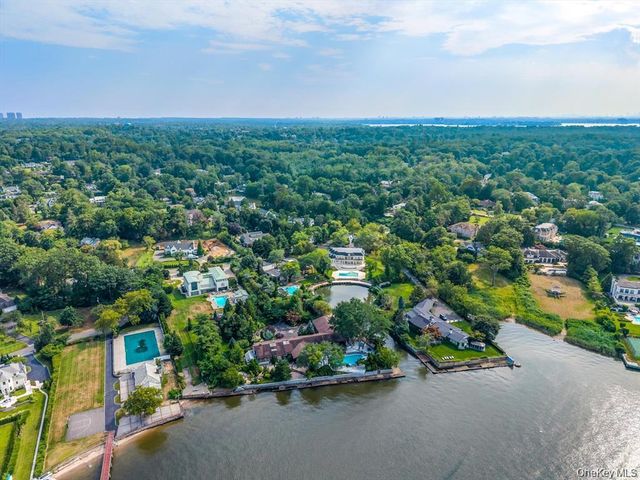 566 E Shore Road, Kings Point, NY 11024