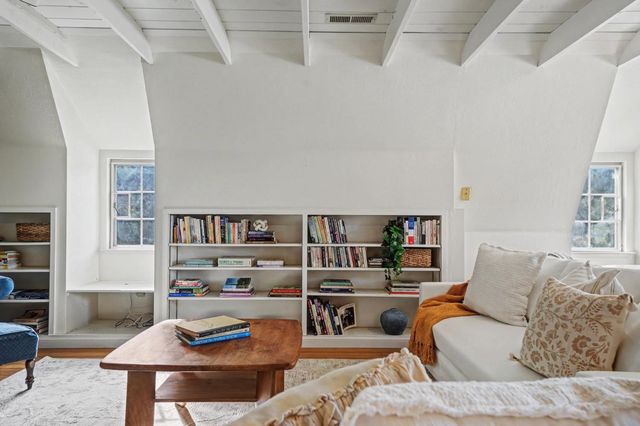 10690 White Oak Rd, Plymouth, CA 95669