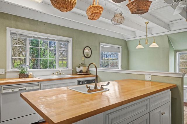 10690 White Oak Rd, Plymouth, CA 95669