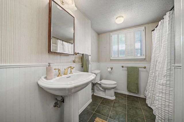 10690 White Oak Rd, Plymouth, CA 95669