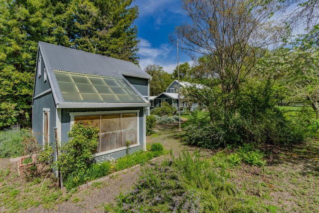 10690 White Oak Rd, Plymouth, CA 95669