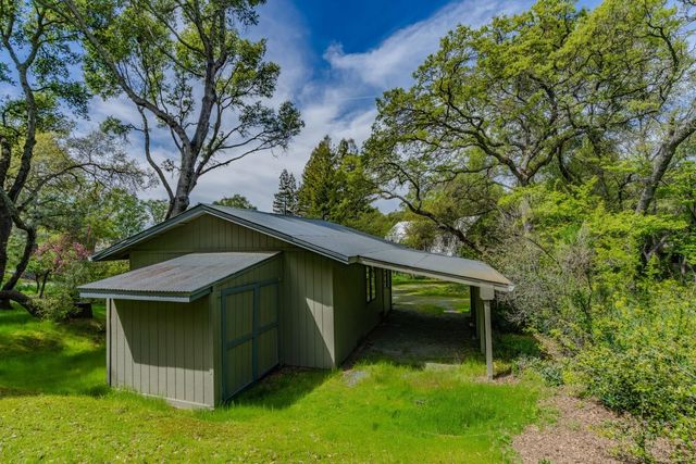 10690 White Oak Rd, Plymouth, CA 95669