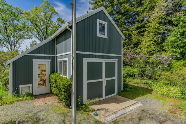 10690 White Oak Rd, Plymouth, CA 95669