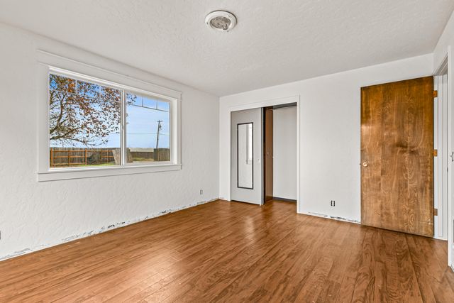 100 Minthorne Road, Rogue River, OR 97537