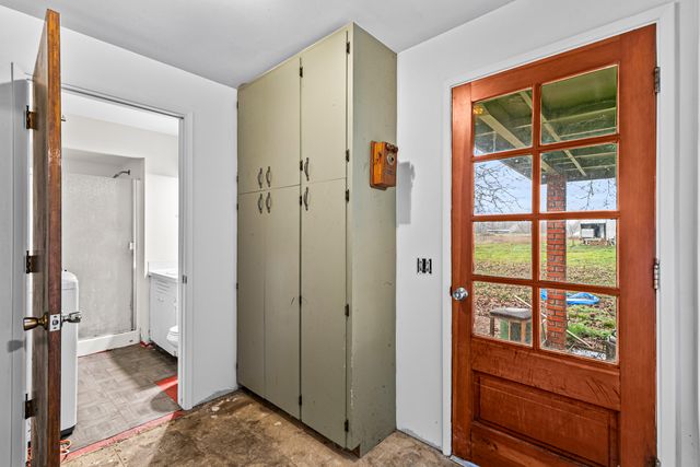 100 Minthorne Road, Rogue River, OR 97537