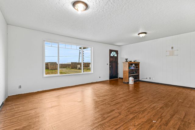 100 Minthorne Road, Rogue River, OR 97537