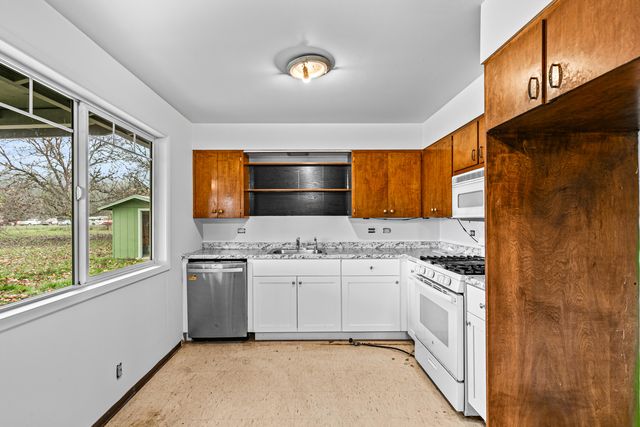 100 Minthorne Road, Rogue River, OR 97537