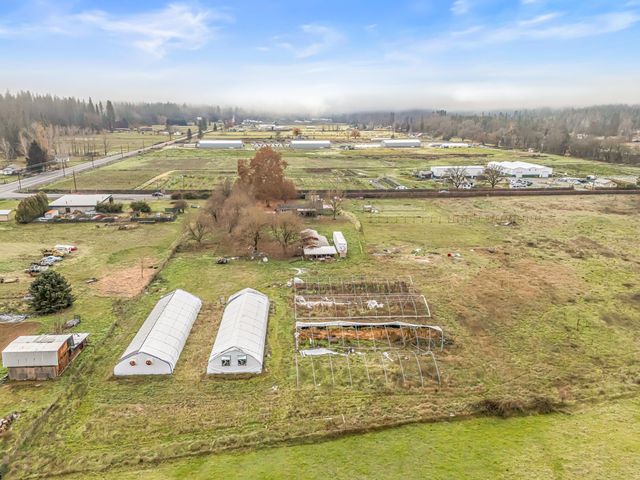 100 Minthorne Road, Rogue River, OR 97537