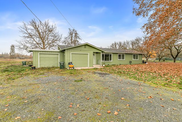 100 Minthorne Road, Rogue River, OR 97537