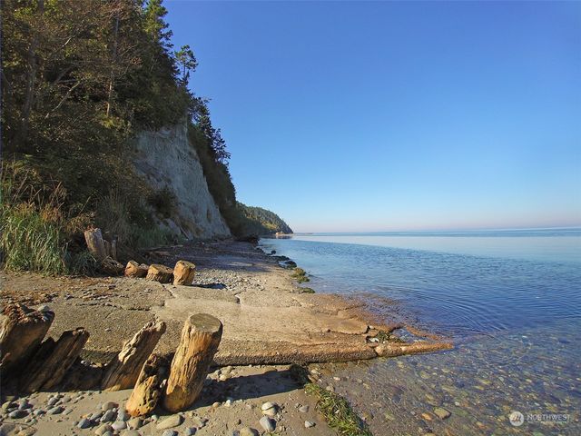 213 Madrona Way, Sequim, WA 98382