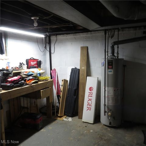 112 High Street NE, Hartville, OH 44632