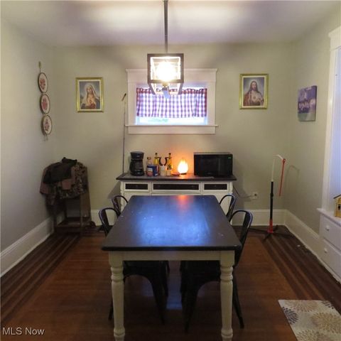 112 High Street NE, Hartville, OH 44632