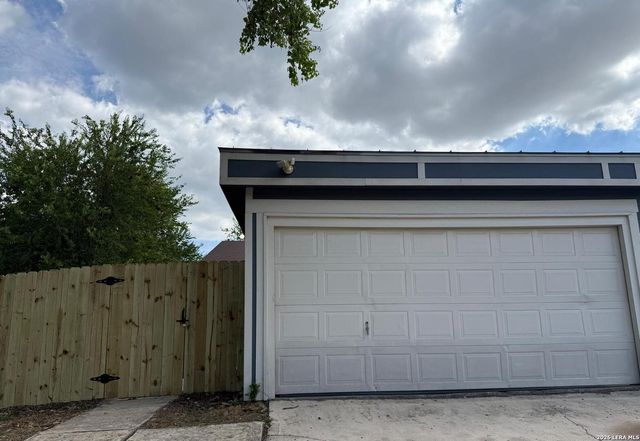 9642 Vale, San Antonio, TX 78245