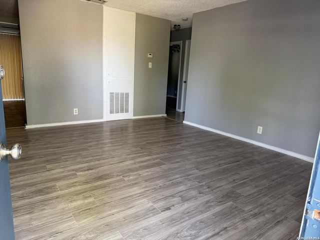 9642 Vale, San Antonio, TX 78245