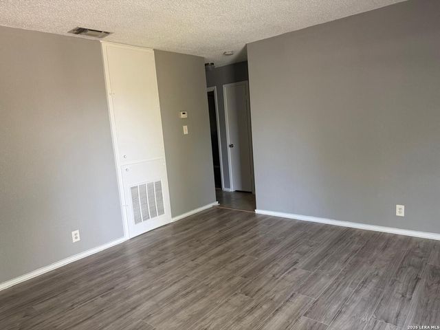 9642 Vale, San Antonio, TX 78245