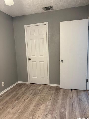 9642 Vale, San Antonio, TX 78245