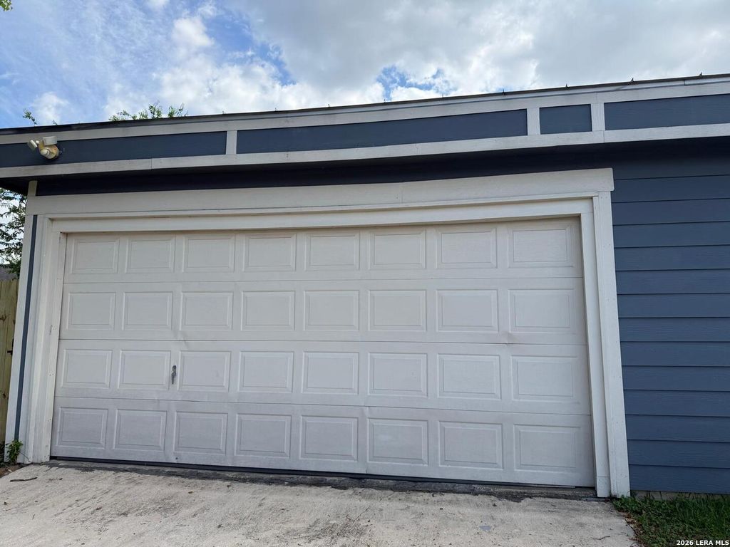 9642 Vale, San Antonio, TX 78245