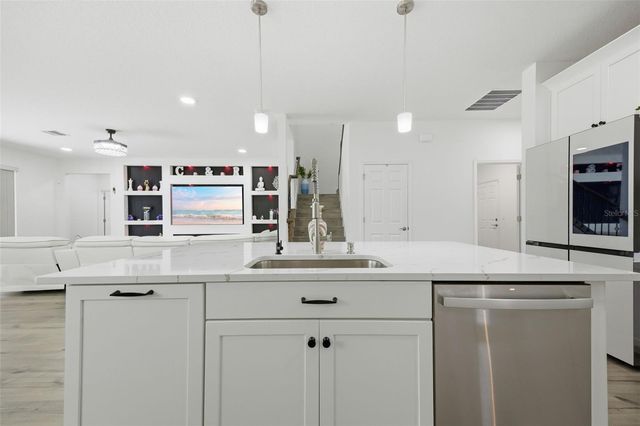 7792 NOTCHED PINE BEND, Wesley Chapel, FL 33545