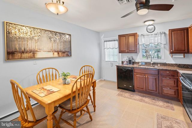 11 BUCKINGHAM DR, Southampton, NJ 08088