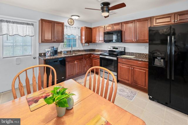 11 BUCKINGHAM DR, Southampton, NJ 08088