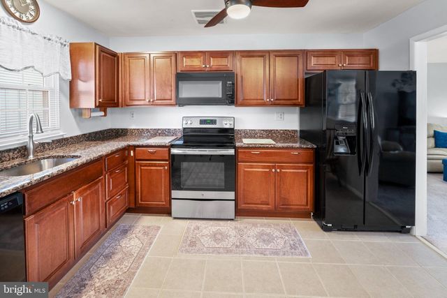 11 BUCKINGHAM DR, Southampton, NJ 08088