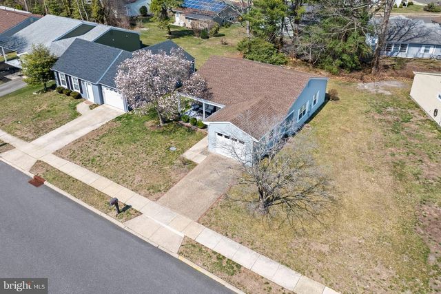 11 BUCKINGHAM DR, Southampton, NJ 08088