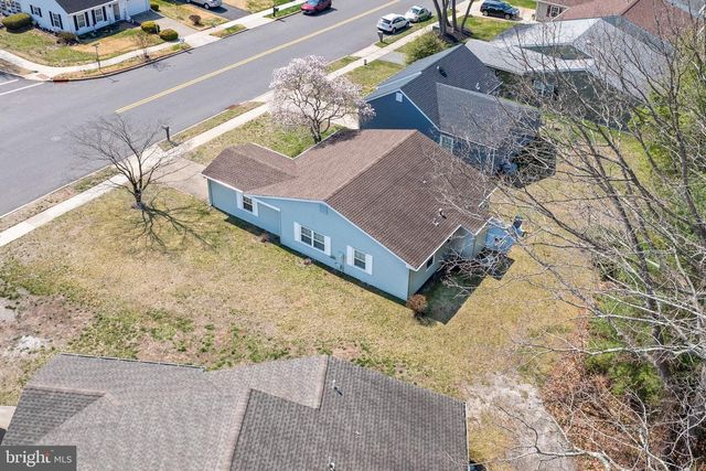 11 BUCKINGHAM DR, Southampton, NJ 08088