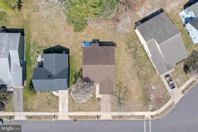 11 BUCKINGHAM DR, Southampton, NJ 08088