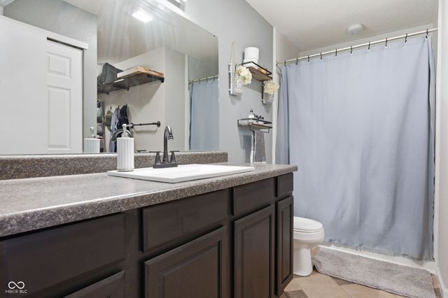 345 Sunburst Lane, Greenwood, IN 46143