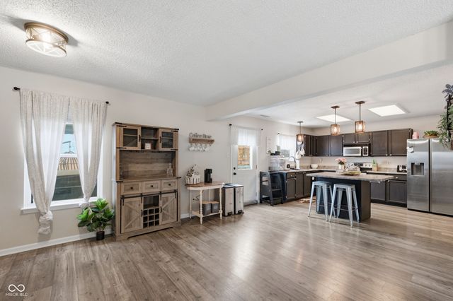 345 Sunburst Lane, Greenwood, IN 46143