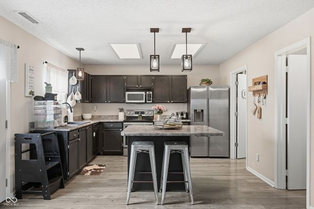 345 Sunburst Lane, Greenwood, IN 46143