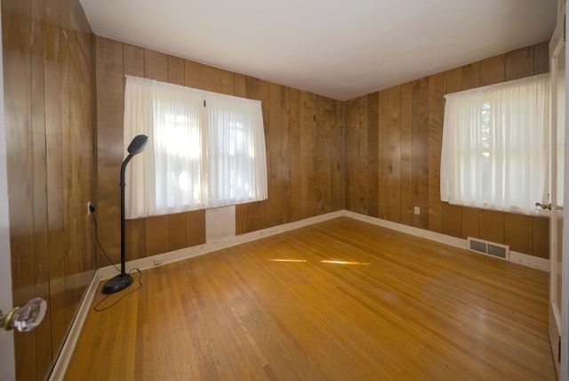 37 E 33rd Ave, Spokane, WA 99203