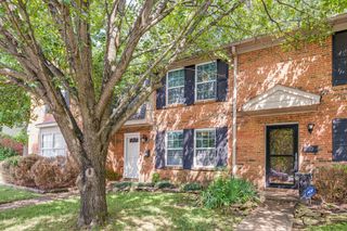 5515 Country Dr Apt 33, Nashville, TN 37211