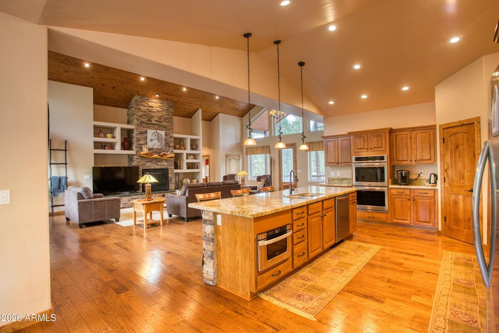 Image 13 of property listing at 1961 S KNOLL Trail, Show Low, AZ 85901