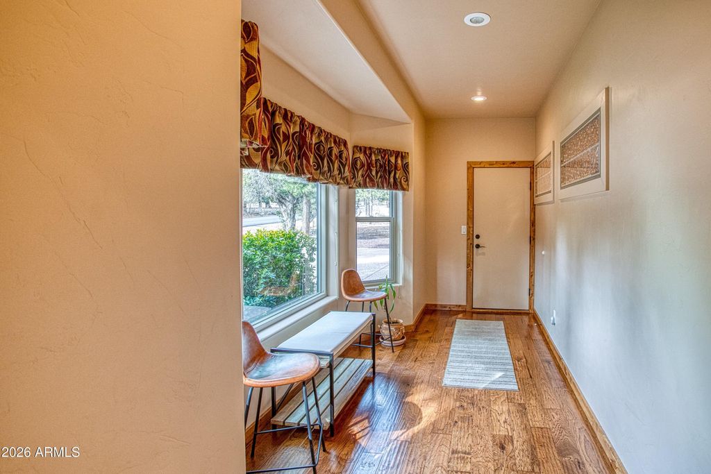 Image 18 of property listing at 1961 S KNOLL Trail, Show Low, AZ 85901