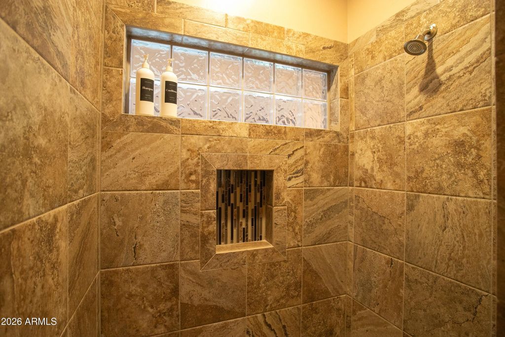 Image 23 of property listing at 1961 S KNOLL Trail, Show Low, AZ 85901