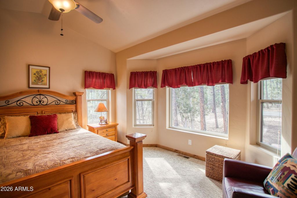 Image 25 of property listing at 1961 S KNOLL Trail, Show Low, AZ 85901