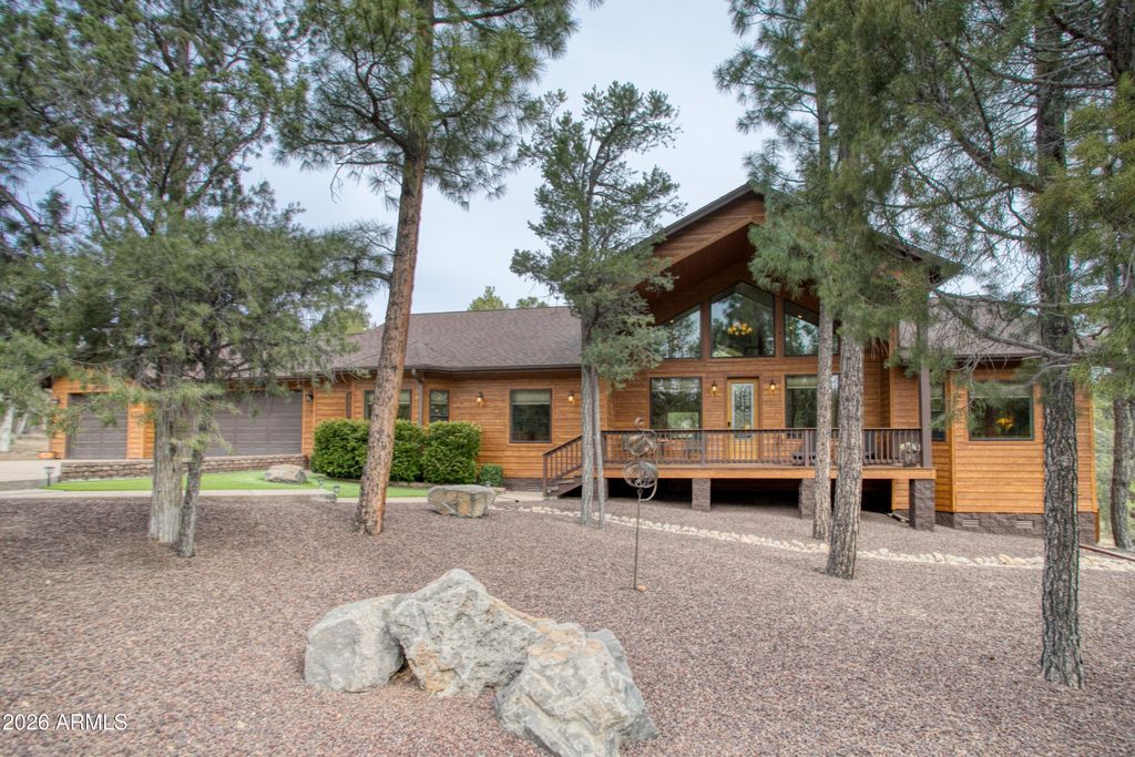 Image 3 of property listing at 1961 S KNOLL Trail, Show Low, AZ 85901