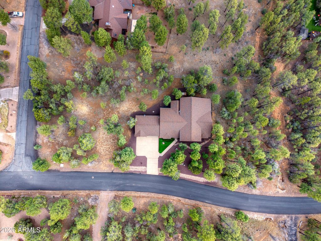 Image 34 of property listing at 1961 S KNOLL Trail, Show Low, AZ 85901