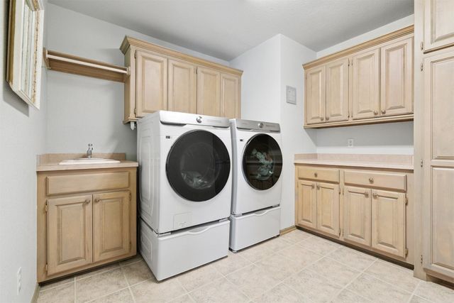 809 W Cabillo Way, Mustang, OK 73064