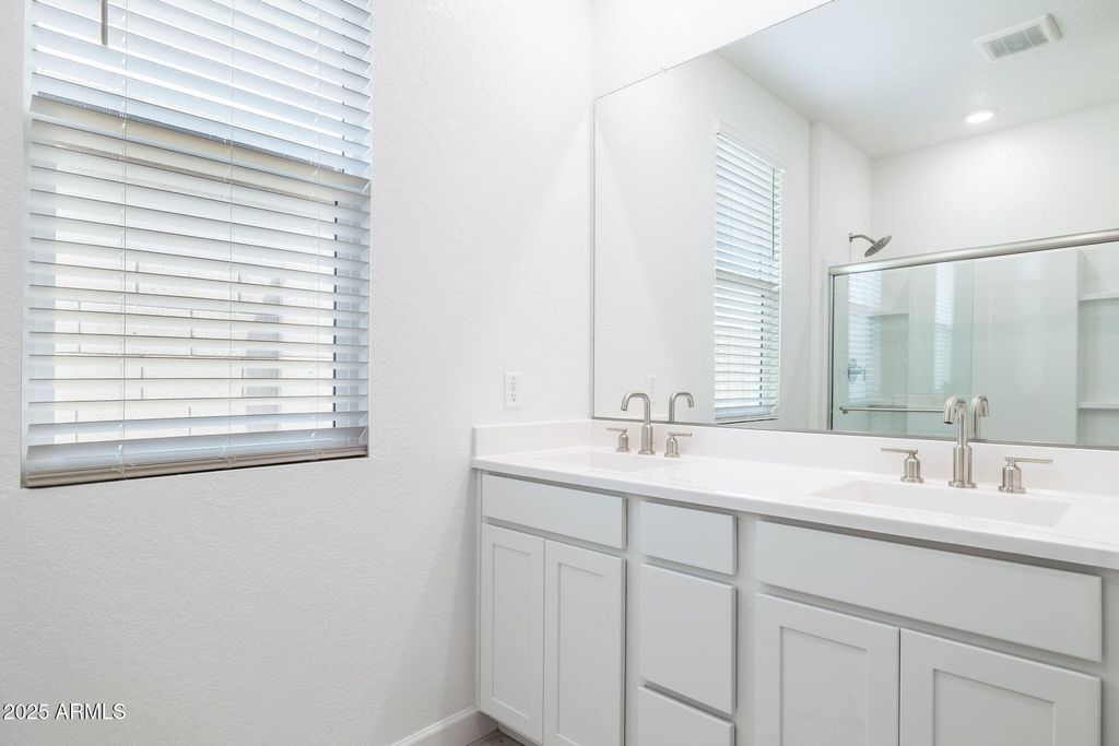 Image 15 of property listing at 17672 W TURQUOISE Avenue, Waddell, AZ 85355