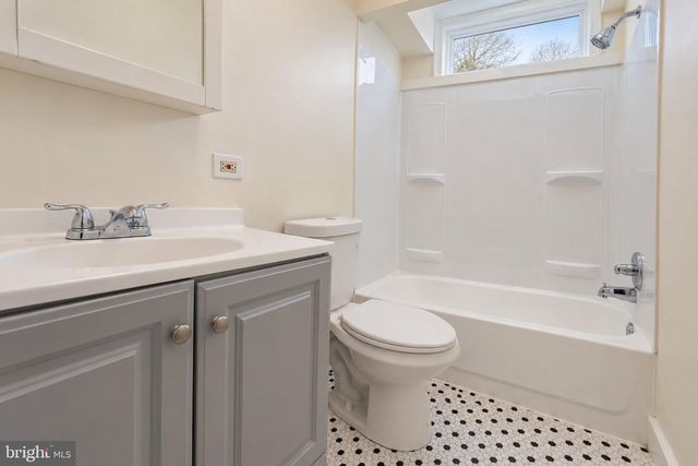 705 POWELL ST, Gloucester City, NJ 08030