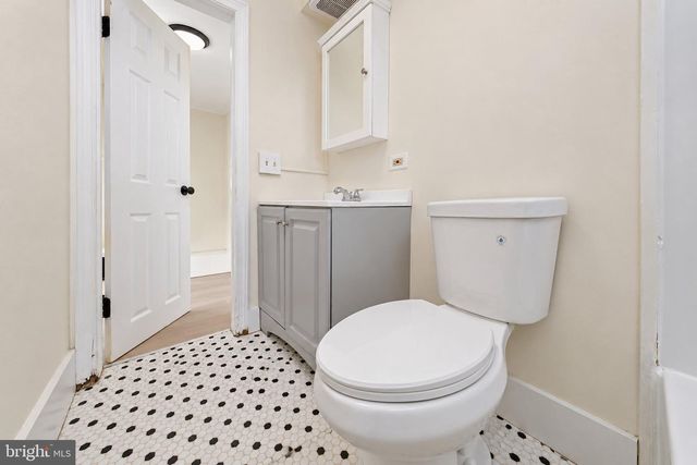 705 POWELL ST, Gloucester City, NJ 08030