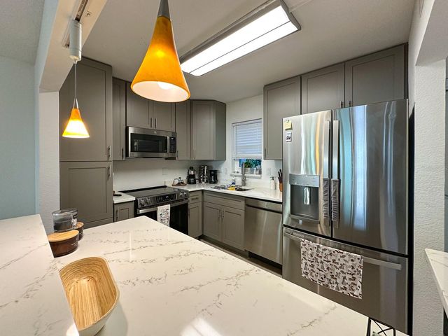 7920 SUN ISLAND DRIVE S 102, South Pasadena, FL 33707