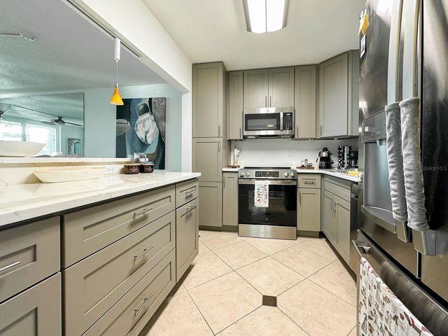 7920 SUN ISLAND DRIVE S 102, South Pasadena, FL 33707