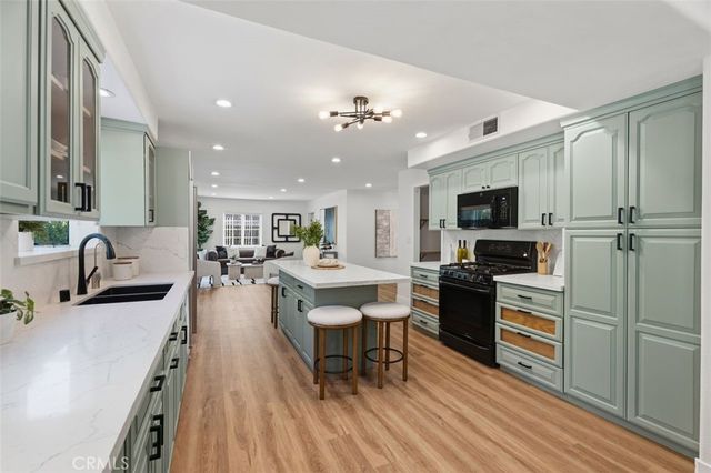 22534 Liberty Bell, Calabasas, CA 91302