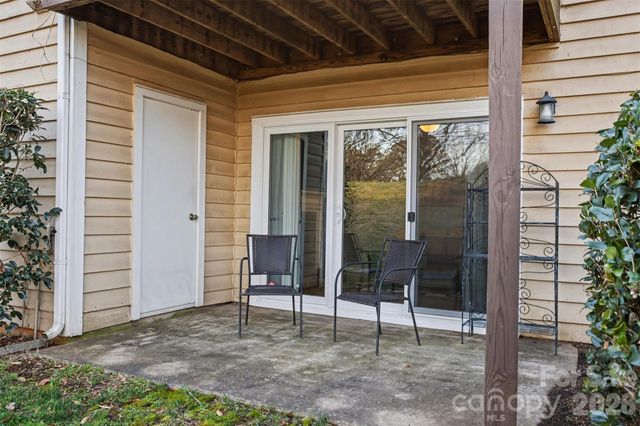 3206 Selwyn Farms Lane 2, Charlotte, NC 28209