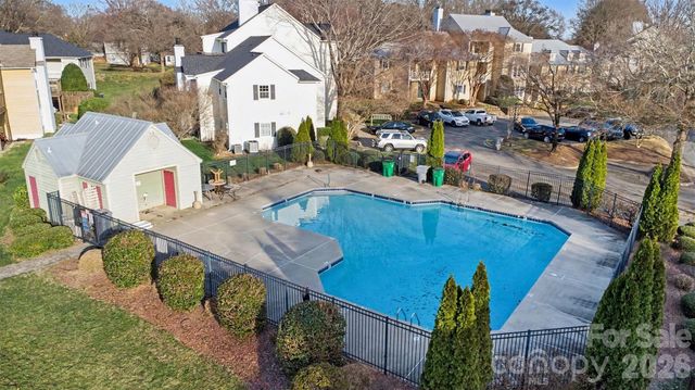 3206 Selwyn Farms Lane 2, Charlotte, NC 28209